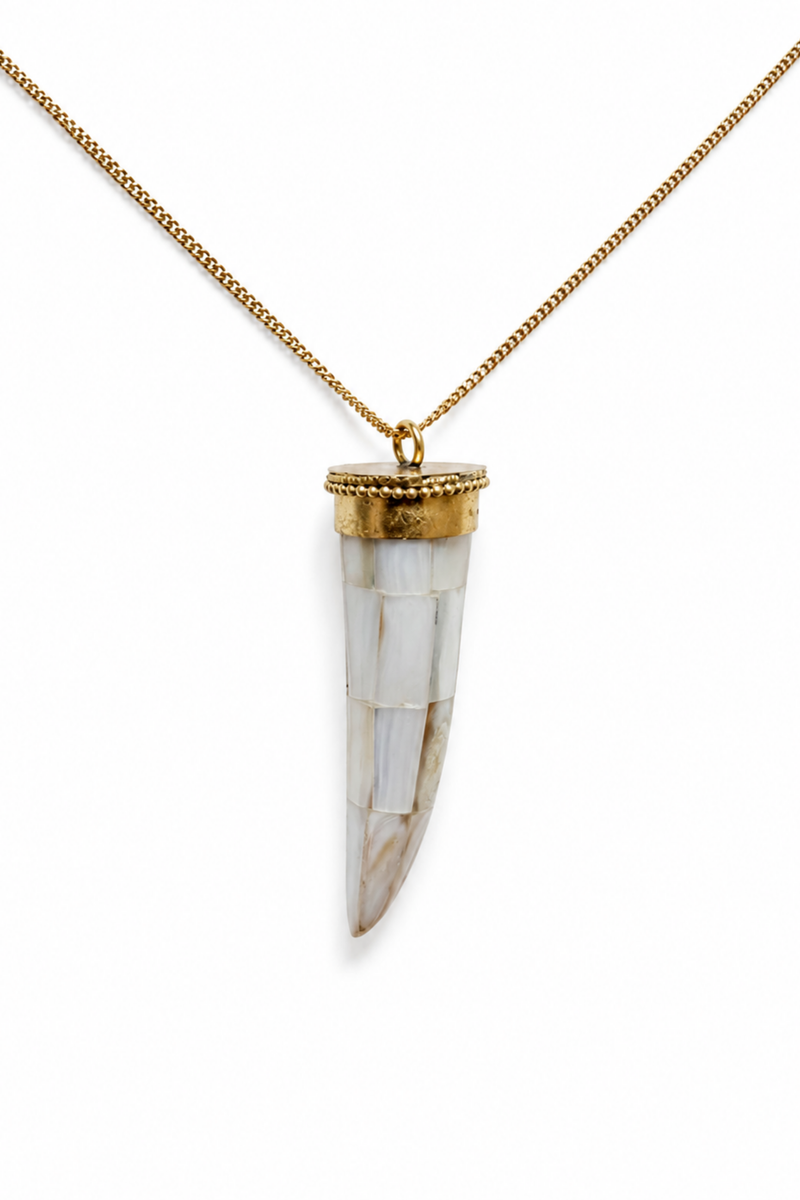 Collana con corno in madreperla